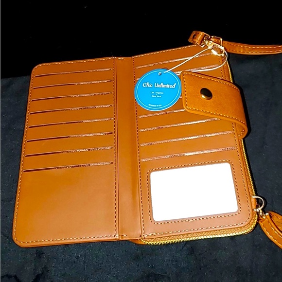 Chic Unlimited Crossbody/Purse/Wallet. NWT. - Picture 7 of 8